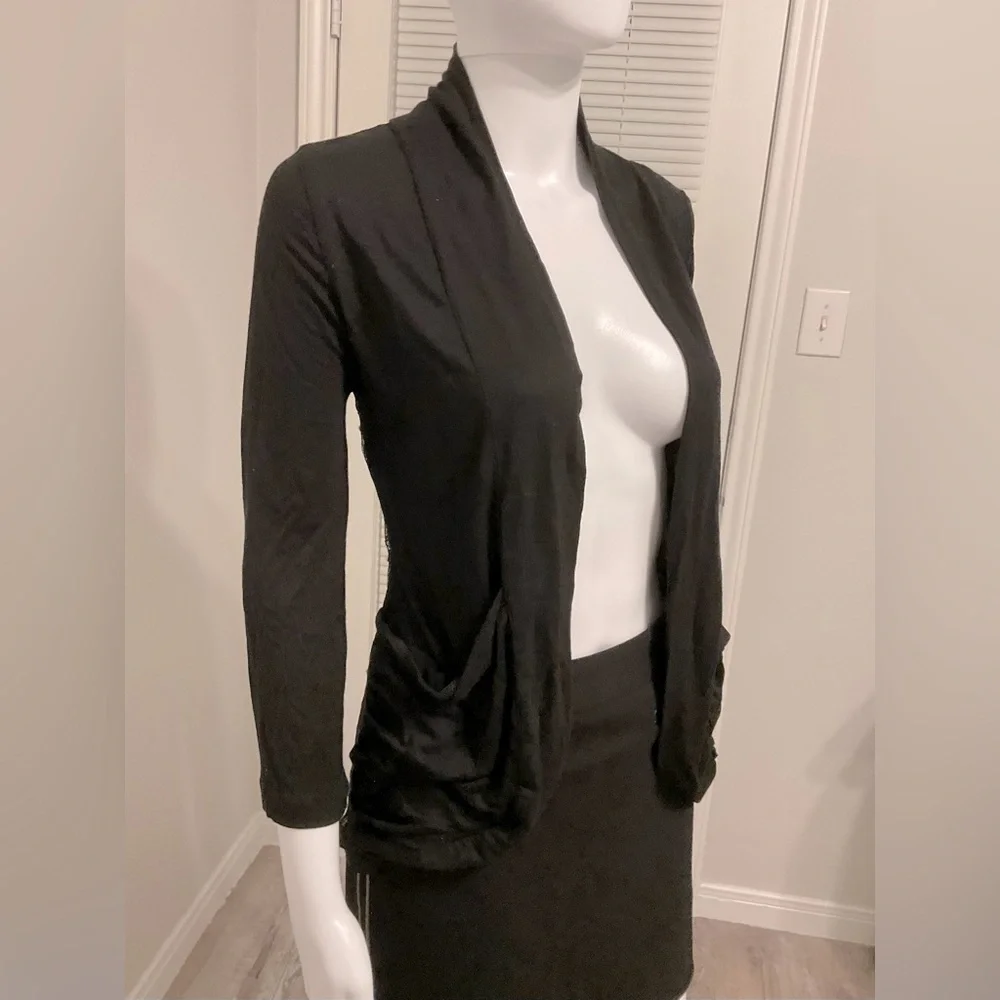 Zenana Outfitters Size M Black Open Front Short Cardigan Front Pockets Lace Back